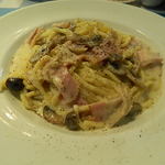 色々キノコとベーコンのクリームソース