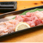 Izakaya Genta - 地鶏刺身盛り合わせ 1,260円　軽く炙ってタタキ風となってます。