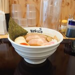 麺屋いちびり とみお店 - 横から