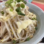 ラーメン もっけだの - 油そば普通ヤサイマシニンニクガリマヨのヤサイ、ガリマヨ、ネギ