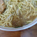 ラーメン二郎 - ガラの出汁がいい