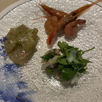 中国酒菜 鯉石 - 甘エビの紹興酒漬け／アジとパクチー／白身