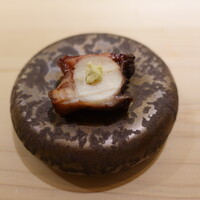 鮨 なんば 日比谷 - 蛸の軟か煮：酒だけで煮あげたもの