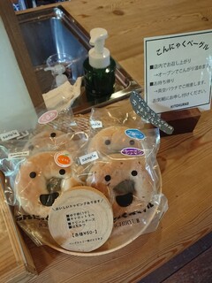 h KITOKURAS cafe - 焼菓子の棚２
