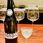 きう - ☆田中六五 6513（福岡県糸島市白糸酒造）
      ◎6513の名は、糸島産の山田錦を65%精米 で醸し、アルコール分が13度の日本酒。久田さんの専用の醸造タンクで600本を特別に醸造して貰っていると言う。