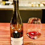 きう - ☆エシェゾー ・レ ロアショース・アンヌ グロ 2010（仏ブルゴーニュ）
      ◎ぶどう畑はロマネ・コンティのDRCが所有するエシェゾーに隣接している。