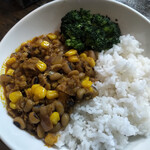 African Restaurant Calabash - アダル with ライス
