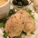 ①タパス盛合せ５種2000円（大人のポテトサラダ　世界一の胡椒で）