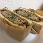 わ楽 - メンチカツサンド(テイクアウト限定)650円