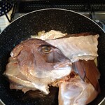 立呑み晩杯屋  - ミセスにアラ汁オーダー