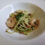 ビュッフェ＆カフェレストラン ナイト＆デイ - ジェノベーゼのパスタ(海老添え)。美味しい！