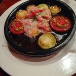ビアバル マ・メゾン - トマトと生ハムのアヒージョ
