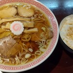 中華そば えもと - 中華そば、ごはん（生卵付き）