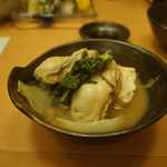 無何有 - 大きな牡蠣はぷりぷりとした食感で美味しい