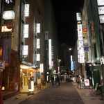 お店の前の通り。銀座は静かでいいかも