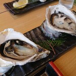 海のレストラン 笑魚 - ・焼き岩牡蠣 1100円