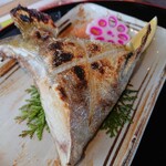 海のレストラン 笑魚 - ・カンパチかま塩焼き 550円