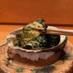 Sushi Enami - 海苔を纏った鮑は旨味が凝縮してます。
