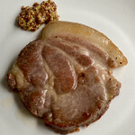 BARU 竹末 - ハムステーキ専用!!黒豚肩ロースハム(680円/100g)