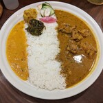 Kareandoorientarubarumomonomi - チキンカレー（880円）、カレーセット（＋150円）