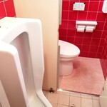 新大宮 中華のサカイ - 左側奥にウォシュレット