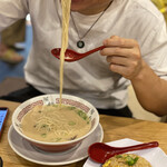 ラーメン階杉 - ツレはトンコツ＋チャーハン