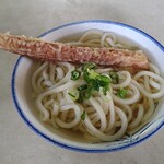 讃岐製麺所 - かけ小（150円）＋ちくわ天（90円）