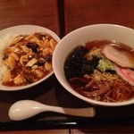 ラーメン亭よ志乃 - ラーメンと麻婆豆腐ライス