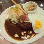 ツヅリ - 煮込みハンバーグのソースにかわいいハートの模様が(*´∇｀*)