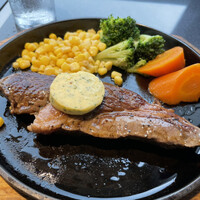 国産熟成焼肉 肉バル ドウラクコリーダ ランドマーク店 - ボリュームがあります。