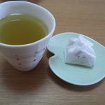 栗きんとん本家　すや - 熱い緑茶で