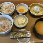 Yayoi Ken - しらすおろし朝食
                        サラダ付き