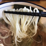 翔鶴 - ツルツルの細ストレート麺