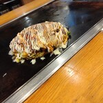 Okonomiyaki Omoni - すじ肉ポッカ焼き