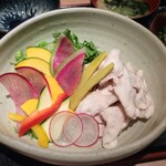 有薫 - 三元豚バラの冷しゃぶ & 盛り盛り鎌倉野菜