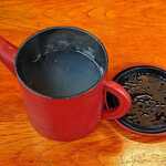 茶そば 扇家 - 茶そば 扇家 ＠中葛西 赤丸湯桶で供されるちょっと濃い目の蕎麦湯