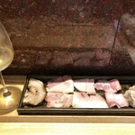 中華蕎麦 とみ田 - 特選全部乗せトッピング+白ワイン