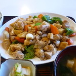 宗賀 - 料理写真:鶏肉とニンニク炒め定食