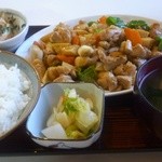 宗賀 - 鶏肉とニンニク炒め定食