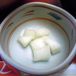 Mihori Touge - 「親子丼（冷やしうどん付）」大根の漬物