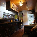 Cafe Bar R - 