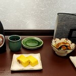 うなぎの魚伊 - うな重の到着を待つの図