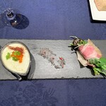 Ginza Itarian Fabizu - 紋甲イカとマスカルポーネのティラミス仕立てと イベリコ豚の自家製ハム、土に見立てたバーニャカウダ添え