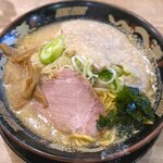 北海道らーめん みそ熊 - 背脂味噌らーめん￥880　2021.7.6