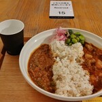 Soup Stock Tokyo - 魚のスリランカ風カレーと、7種の野菜のラタトゥユカレー