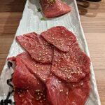 焼肉 牛猿 - 赤身モモ肉