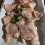 焼肉 牛猿 - ホルモン 塩