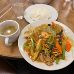 南海飯店 - かたい焼ソバ＋ライス