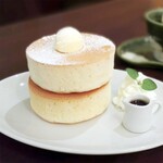 カフェ　エクラン - 料理写真:ふんわり厚焼きホットケーキ