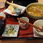和食麺処サガミ - 牛カレーうどん天ぷら定食♥️